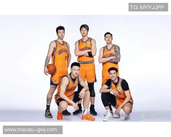 刘铮的成长之路：从篮球新星到职业生涯的辉煌篇章